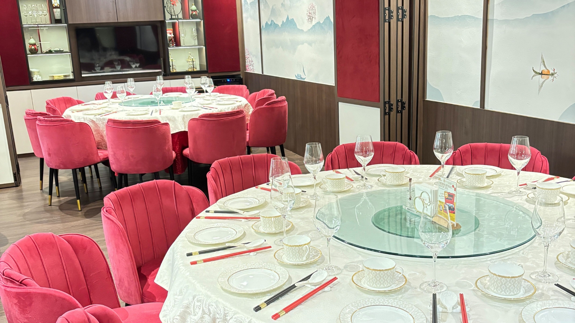 Spacious and elegant private dining room for 24 guests at Mansion 7